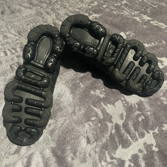 Nike Air VaporMax Run Utility Black Sneakers – Women’s Size 8 (unisex) - Picture 6 of 6